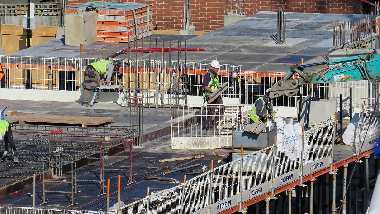 Building construction at Moira Close, in the Borough of Haringey in London, England, in April 2025.Wikimedia (2025) makes it difficult to immediately view photo groups related to this image. To see its most relevant alli