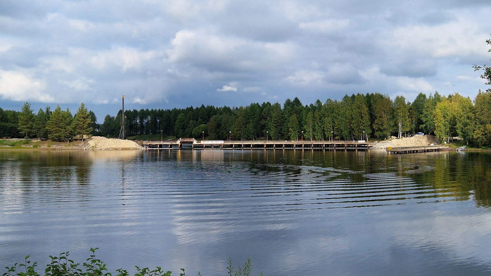 Construction site of new Lieksanjoki bridge.