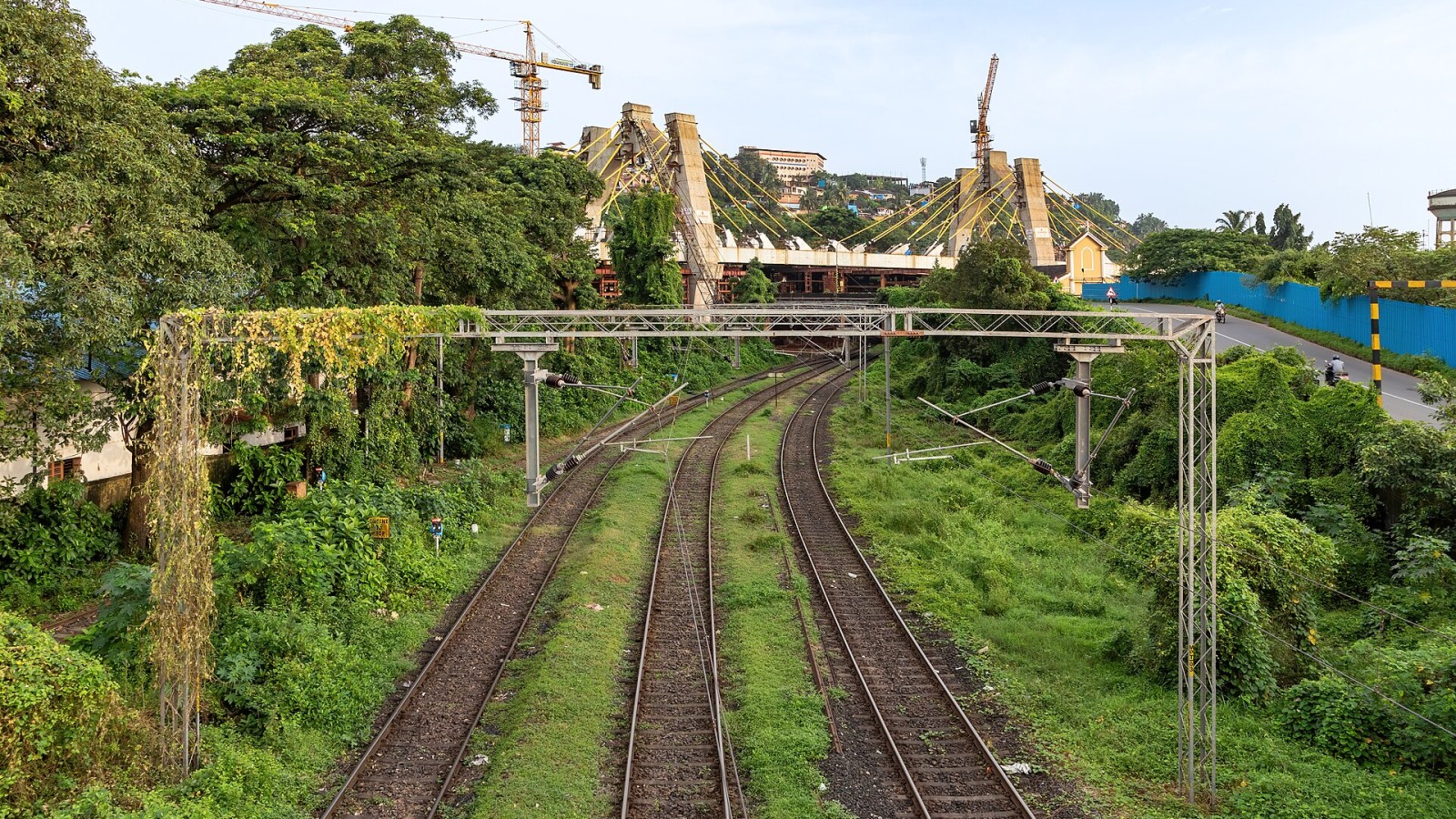 A railway bridge under construction in Vasco-da-Gama