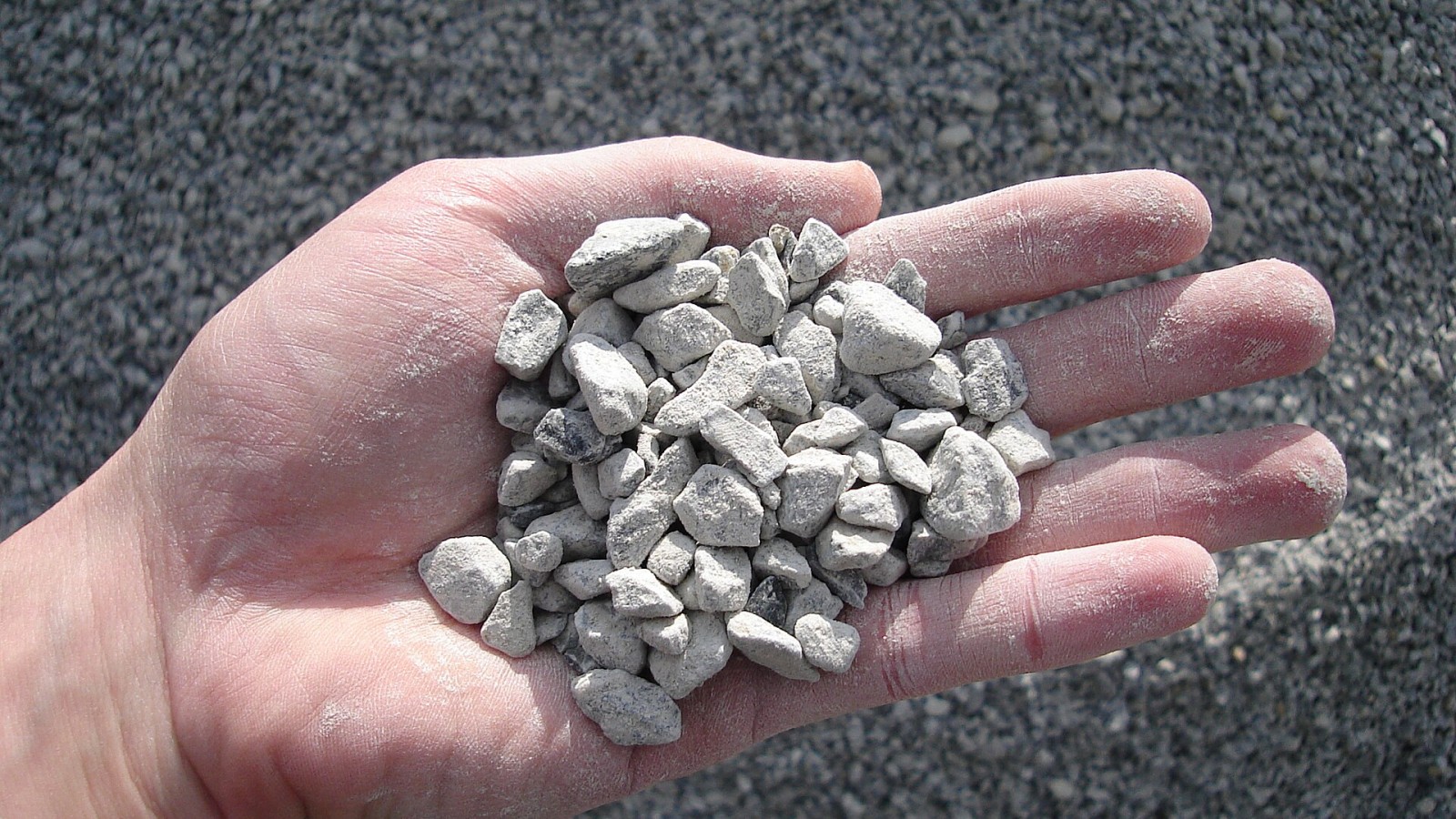 Limestone construction aggregate (6-10 mm) from a quarry in Alegia, Basque Country.
